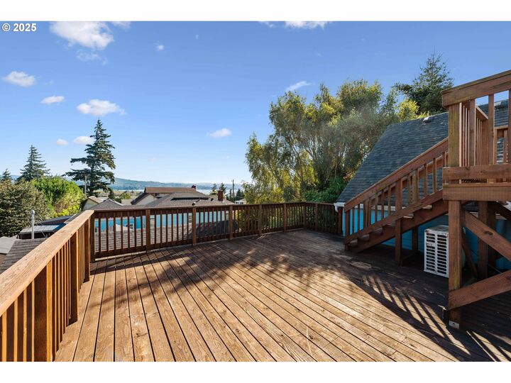 Property Photo:  584 Exchange St  OR 97459
