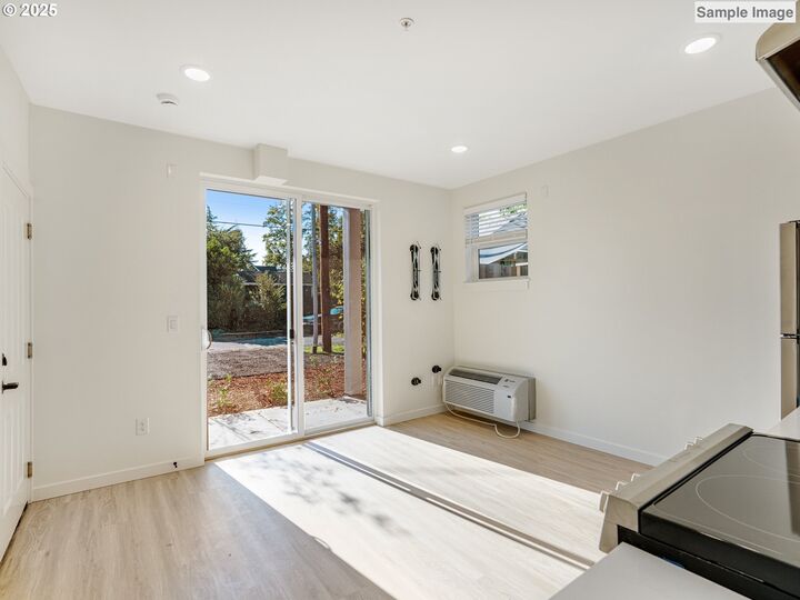 Property Photo:  6115 NE Multnomah St 6  OR 97213 