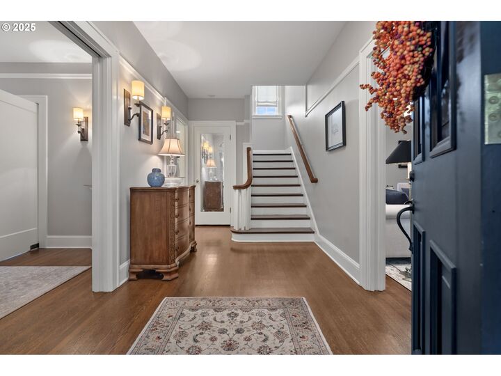 Property Photo: 6428 SE Reed College Pl OR 97202