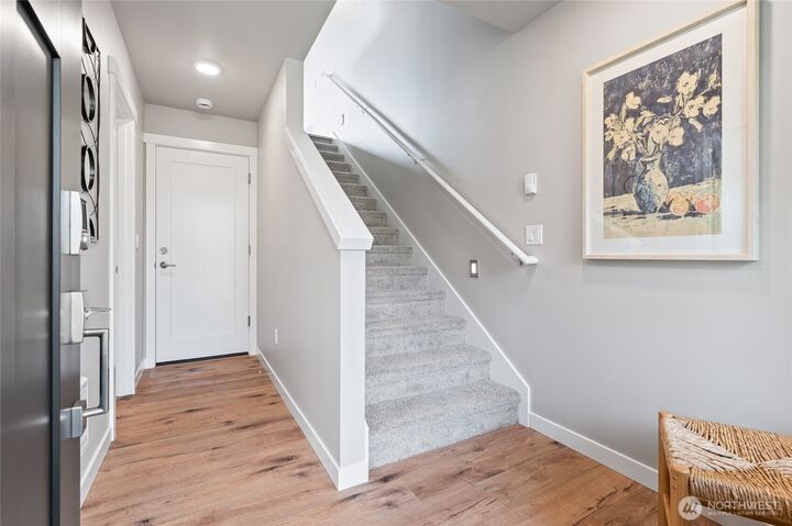 Property Photo: 14424 Madison Way E6 WA 98087