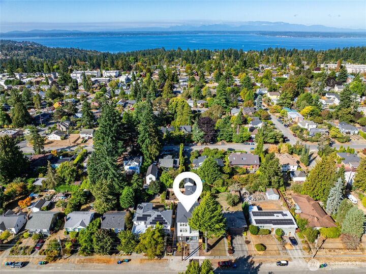 Property Photo:  12037  Fremont Avenue N 1  WA 98133 