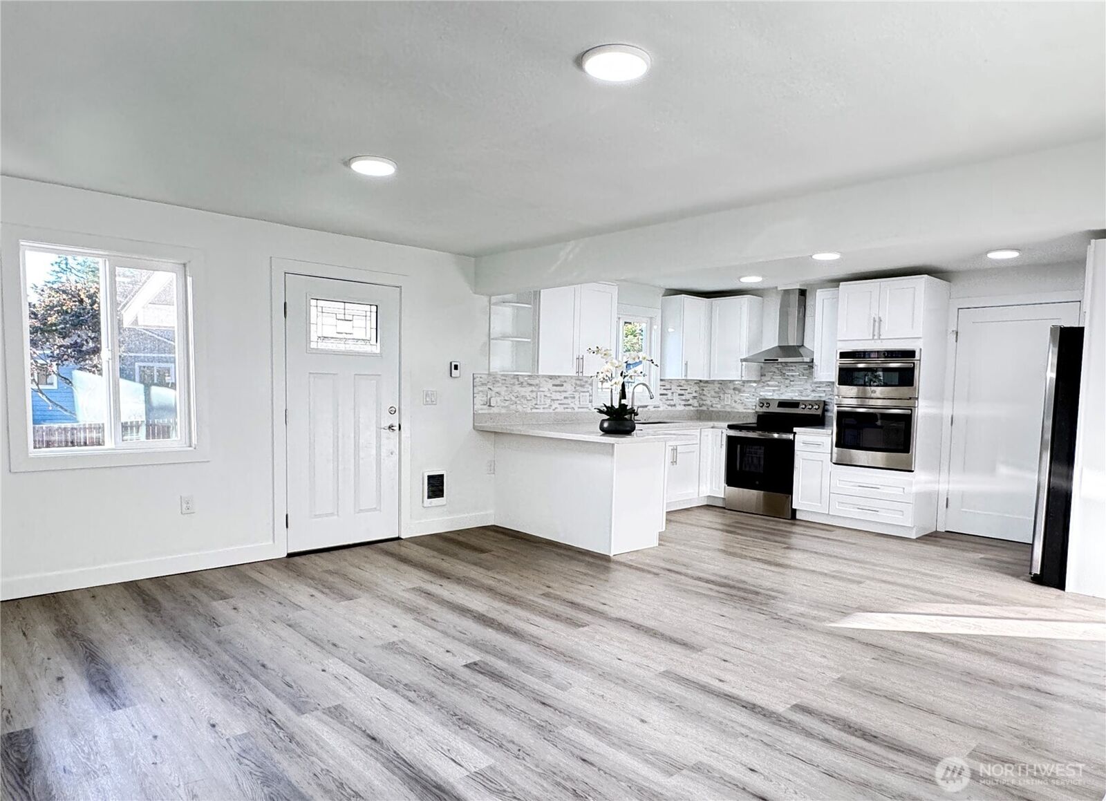 Property Photo:  213  Willow Street  WA 98310 