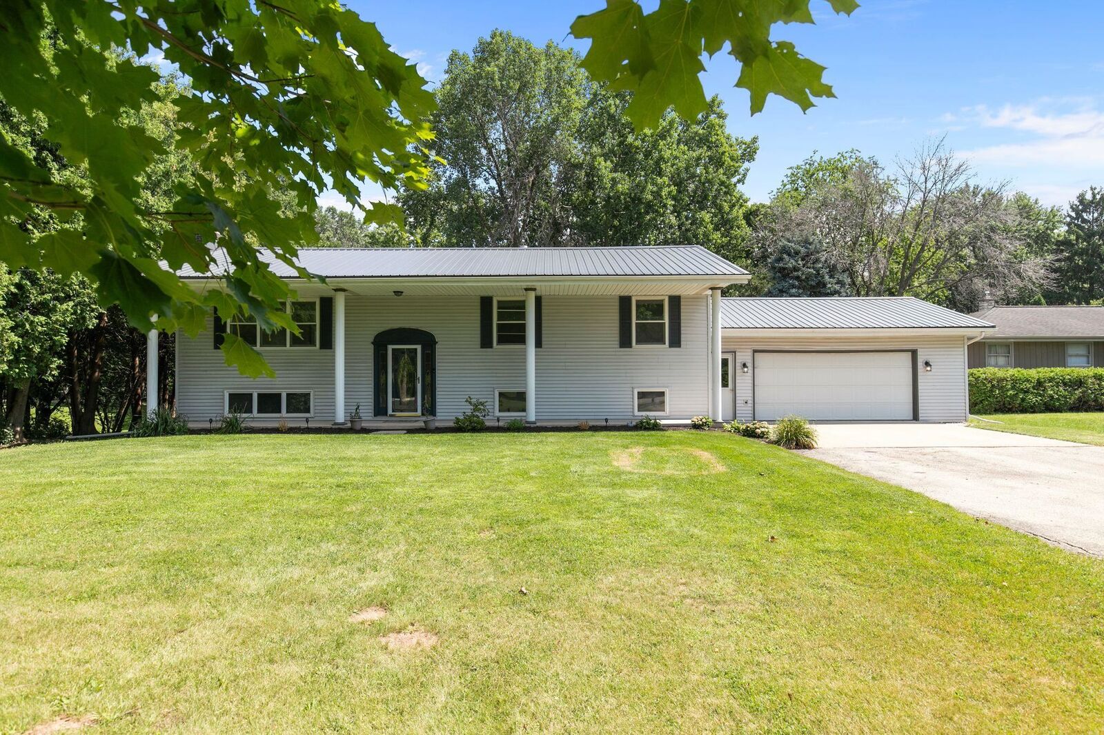 Property Photo:  25 S Keller Park Drive  WI 54914 