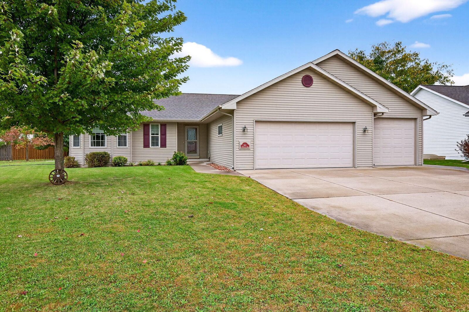 Property Photo:  343 Dakota Lee Way  WI 54963 