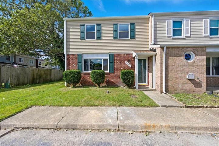 1201 Warwick Dr  Virginia Beach VA 23453 photo