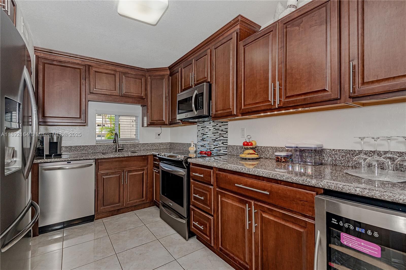 Property Photo:  9410 N Hollybrook Lake Dr 11-109  FL 33025 