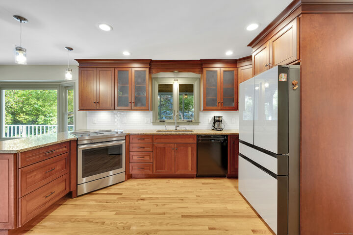 Property Photo: 367 Sachem Road CT 06488