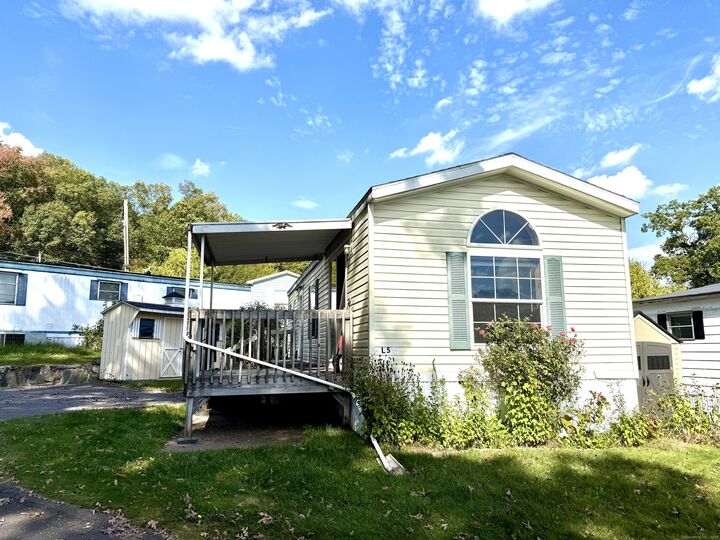 Property Photo: 325 Kelly Road L5 CT 06066