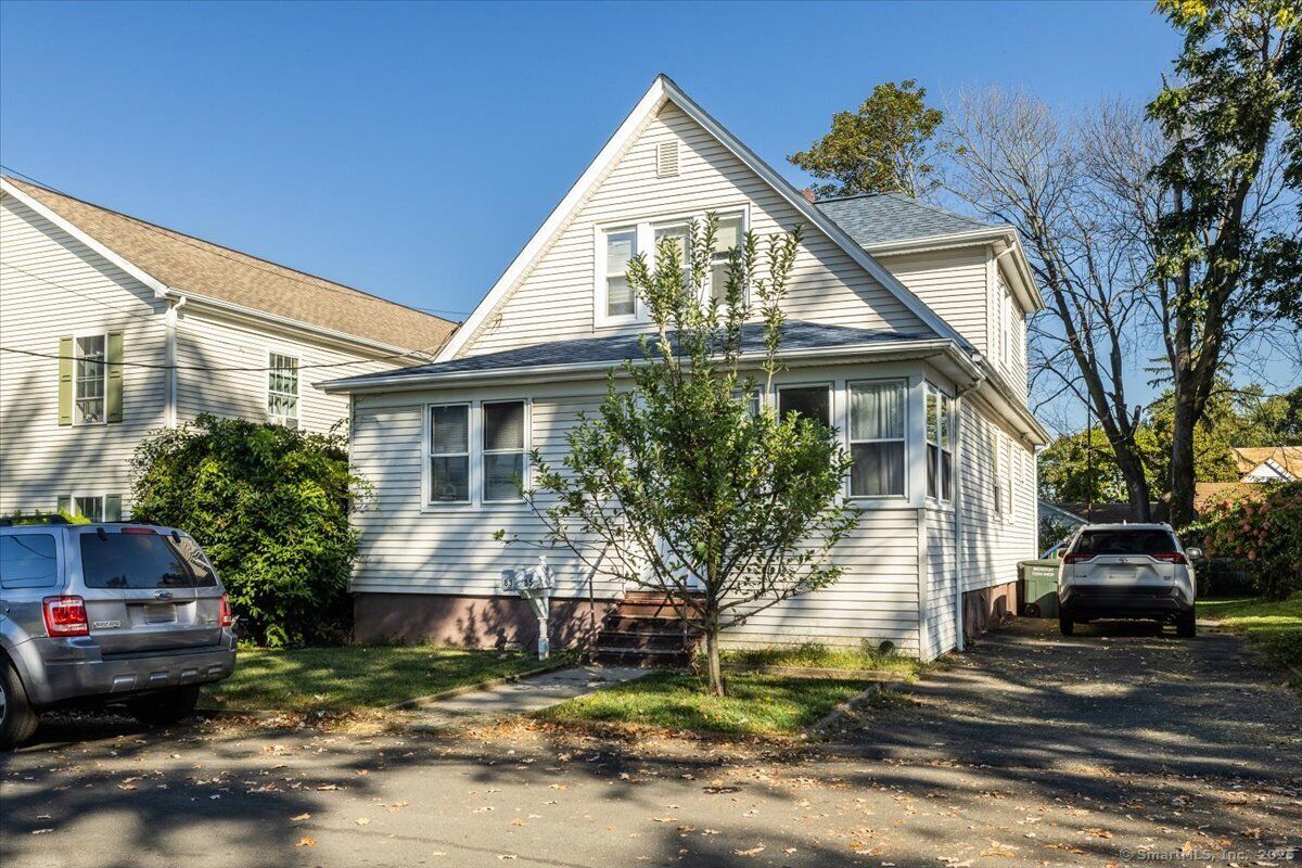 Property Photo: 83 Berkeley Place CT 06610