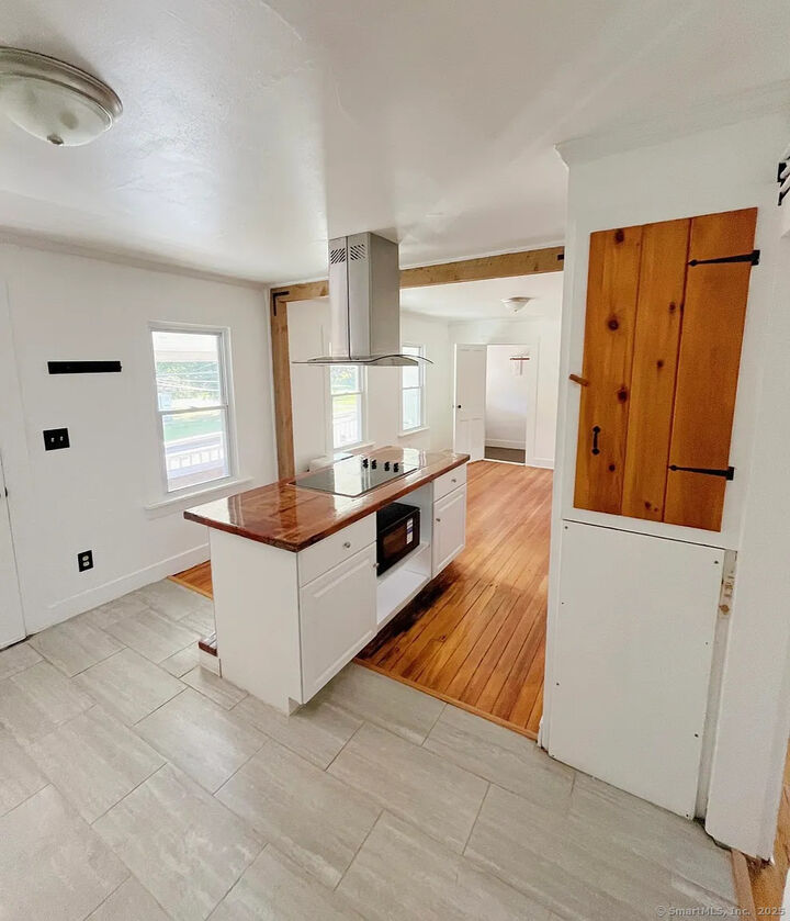 Property Photo:  4 Dowd Avenue  CT 06019 
