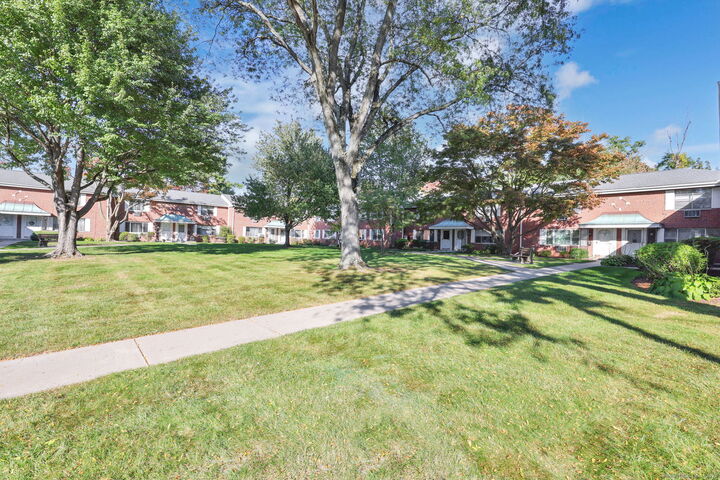 Property Photo: 91 Shadow Lane A2 CT 06110