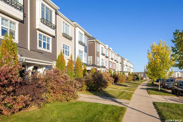 709 Meadows Boulevard  Saskatoon SK S7V 0H5 photo
