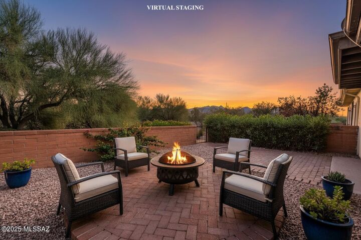 Property Photo:  260 N Calle Del Lago  AZ 85614 