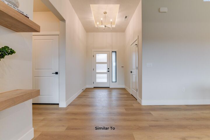 Property Photo: 6593 W 29th Ct WA 99338