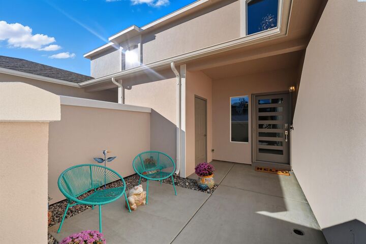 Property Photo:  1924 Mint Loop  WA 99352 