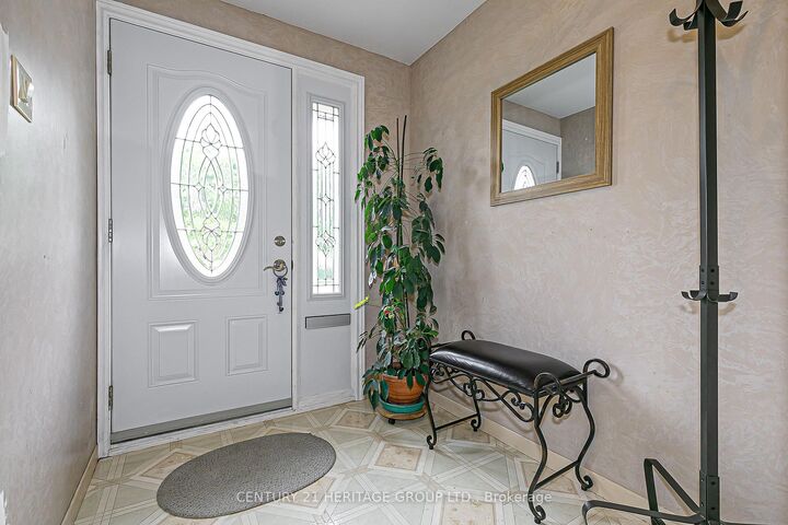 Property Photo:  67 Devins Drive  ON L4G 2Z5 