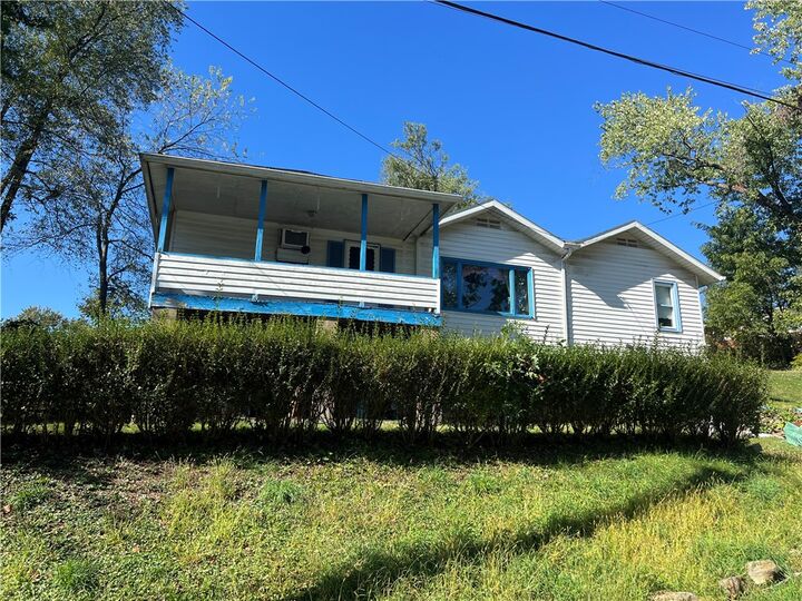 Property Photo:  530 Maine Street  PA 15146 