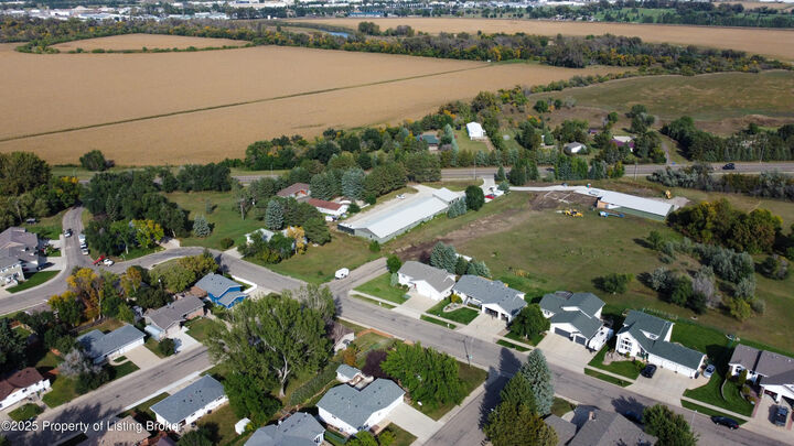 Property Photo: 1708 14th Avenue SE ND 58554
