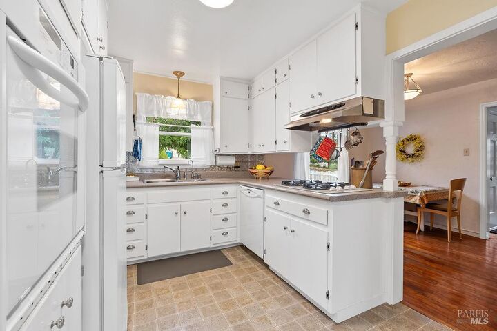 Property Photo: 2023 Beverly Way CA 95404