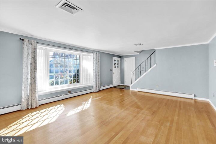 Property Photo:  1647 Oak Street  PA 17042 