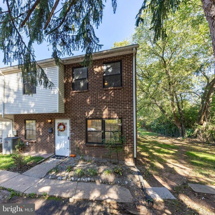 8 Sawmill Run 8  Norristown PA 19401 photo