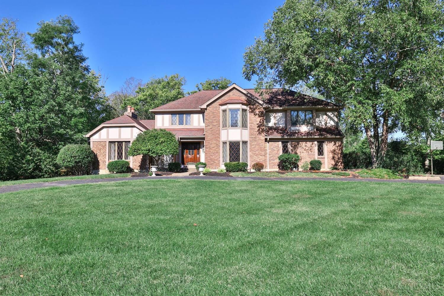 Property Photo: 445 Bishopsbridge Drive OH 45255
