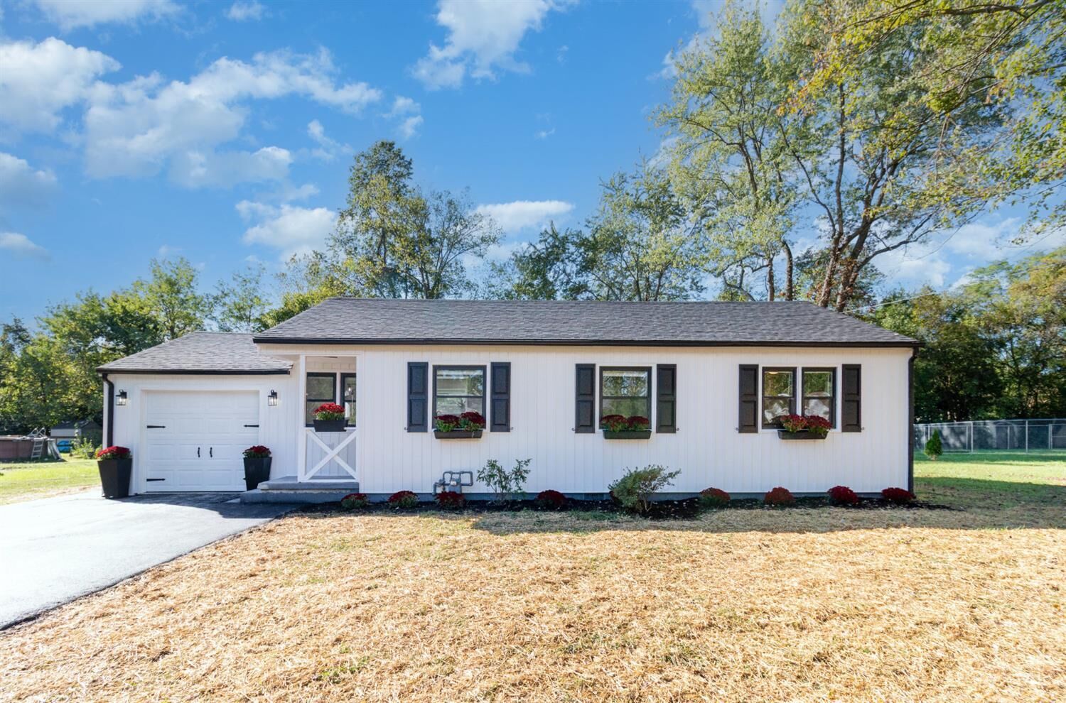 Property Photo:  5 Woodruff Lane  OH 45102 