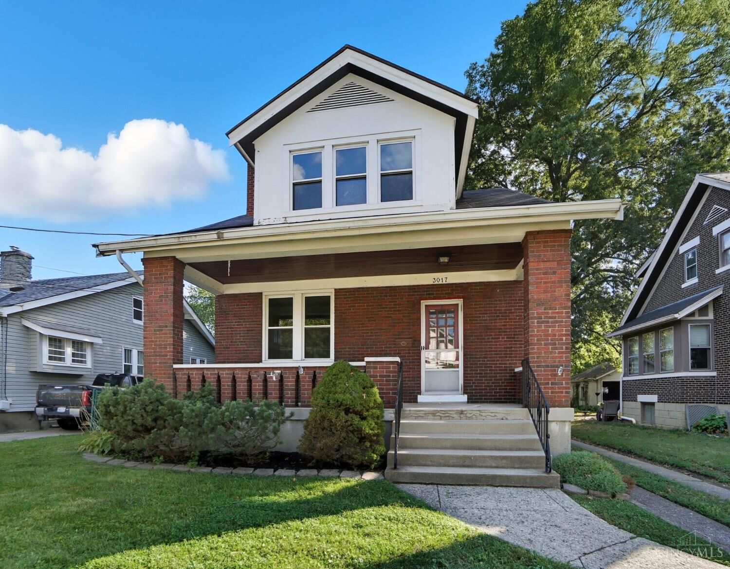 Property Photo: 3017 Hull Avenue OH 45211