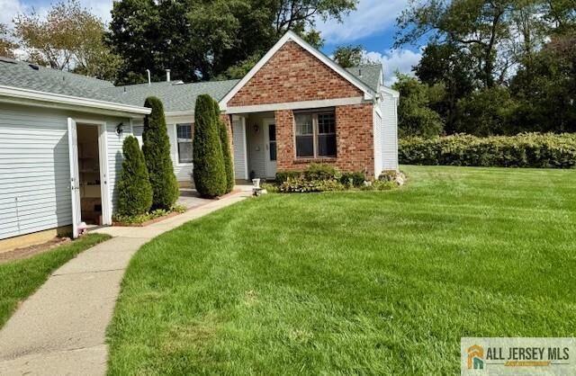 Property Photo: 41 Wycoff Way 41 NJ 08816