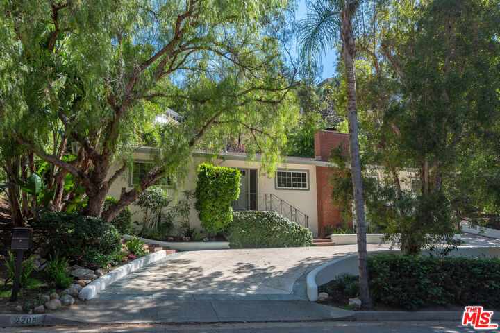 Property Photo: 2206 Outpost Dr CA 90068
