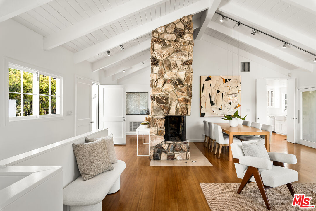 Property Photo:  2745 La Cuesta Dr  CA 90046 