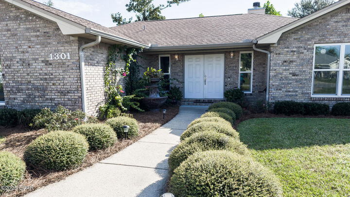Property Photo: 1301 New Hampshire Avenue FL 32444