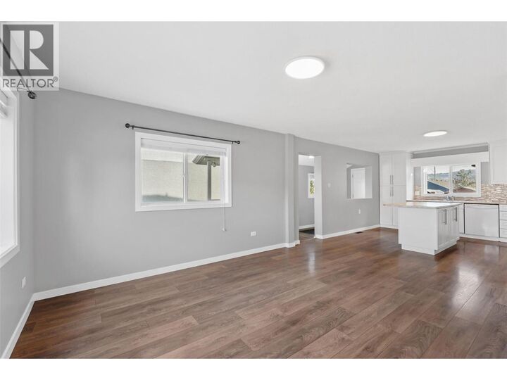 Property Photo: 1043 Sherbrooke Avenue BC V2B 1W4