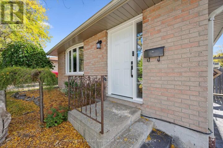 Property Photo: 26 Upton Crescent ON N1E 6P3