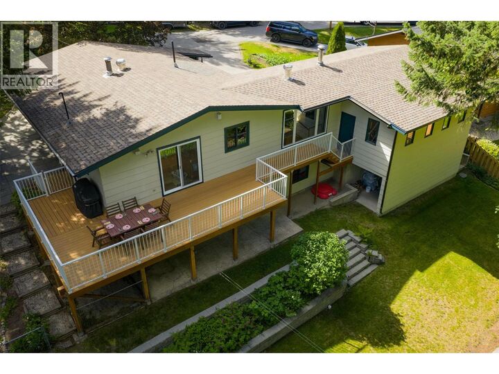 Property Photo:  2707 Maple Crescent  BC V0G 1Y0 