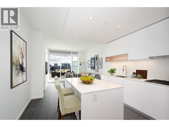 Property Photo:  6600 Minoru Boulevard 1021  BC V6Y 0N3 