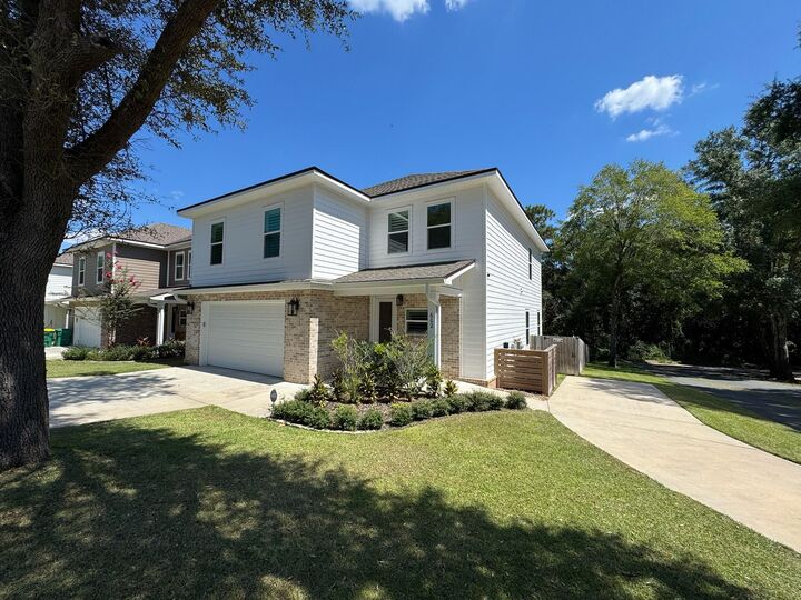 Property Photo: 602 Ivy Avenue FL 32578