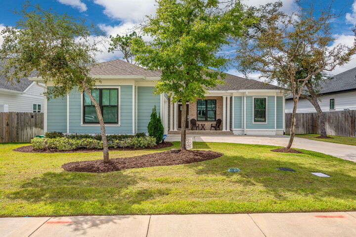 Property Photo: 305 Sweet Basil Lane FL 32578
