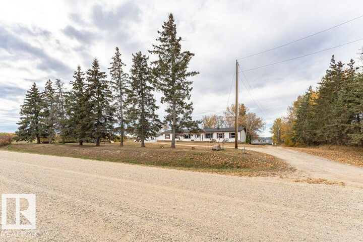 Property Photo: 54032 Rge Road 34 AB T0E 0A1