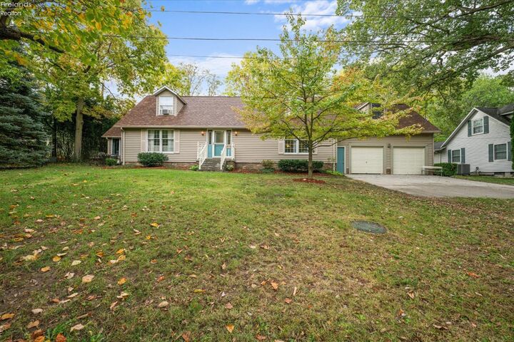 Property Photo:  212 E Seventh Street  OH 43440 