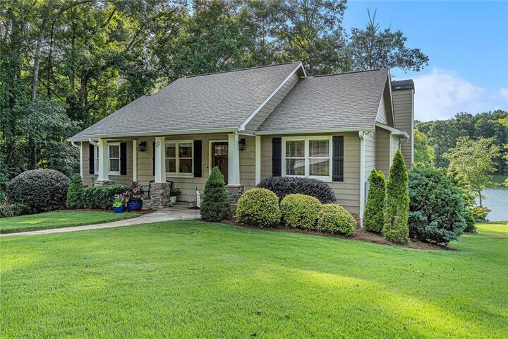 Property Photo: 5207 Pine Place GA 30180