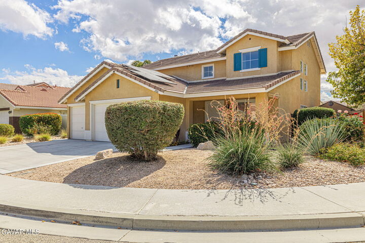 Property Photo: 2826 W Lingard Street CA 93536