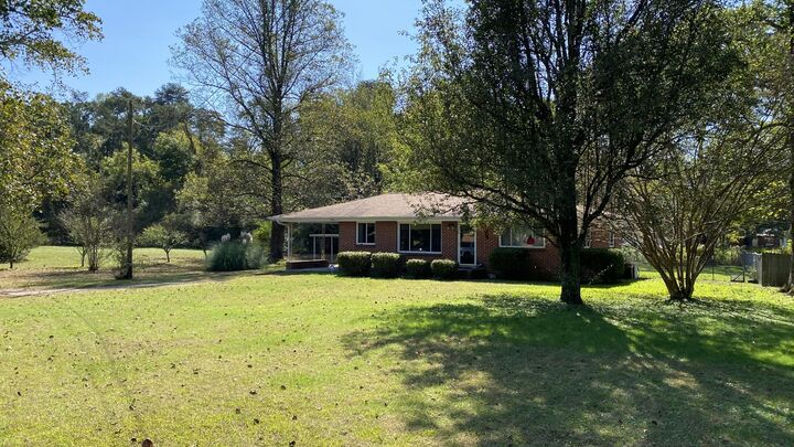 Property Photo: 208 Thrasher Pike TN 37379