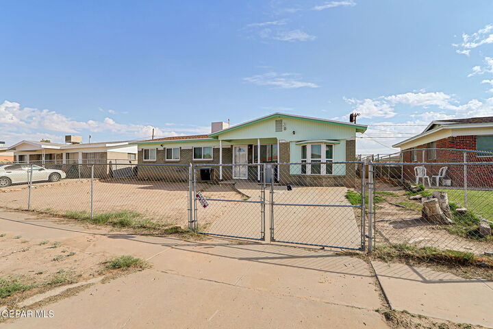 222 Kelvin Avenue  El Paso TX 79915 photo