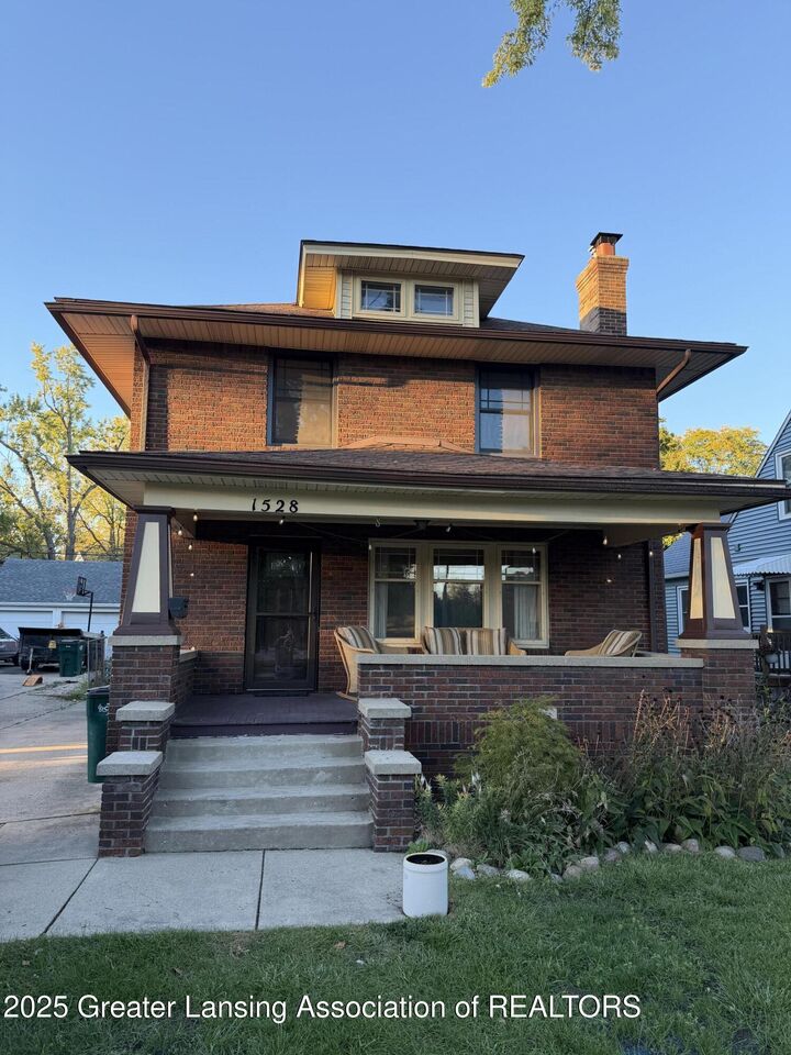 1528 W Shiawassee Street  Lansing MI 48915 photo