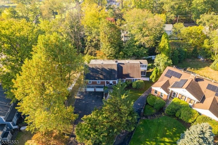 Property Photo: 2 S Audlen Ter NJ 07081