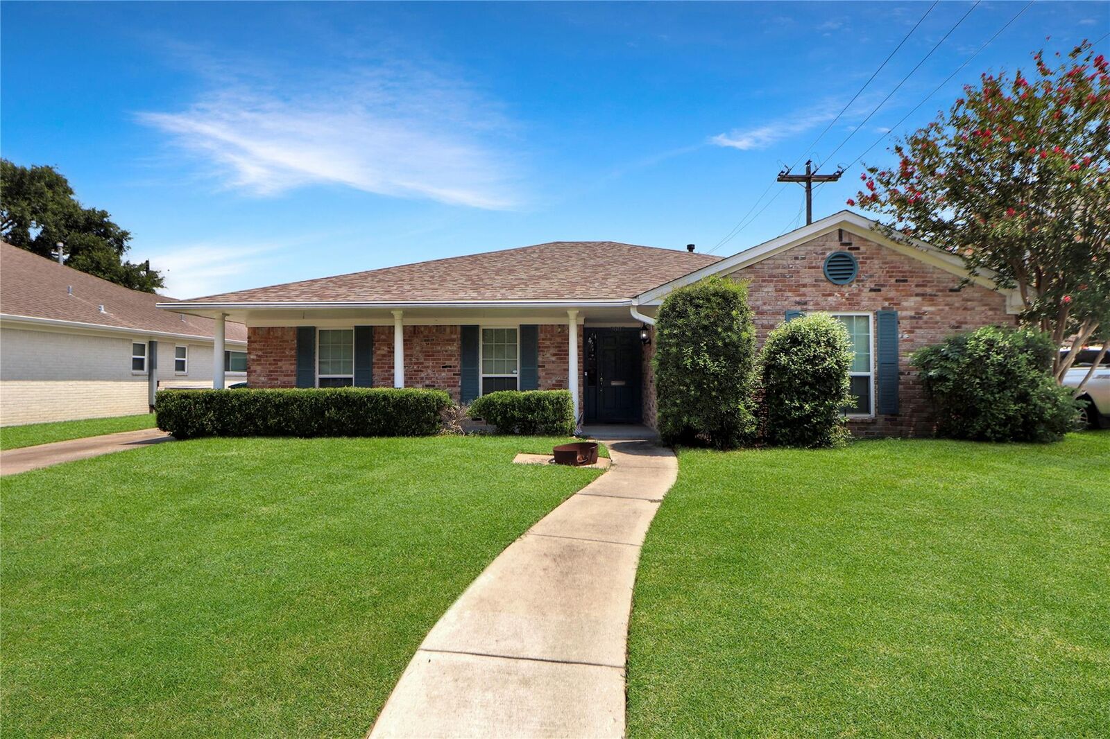 Property Photo: 9807 Braewick Drive TX 77096