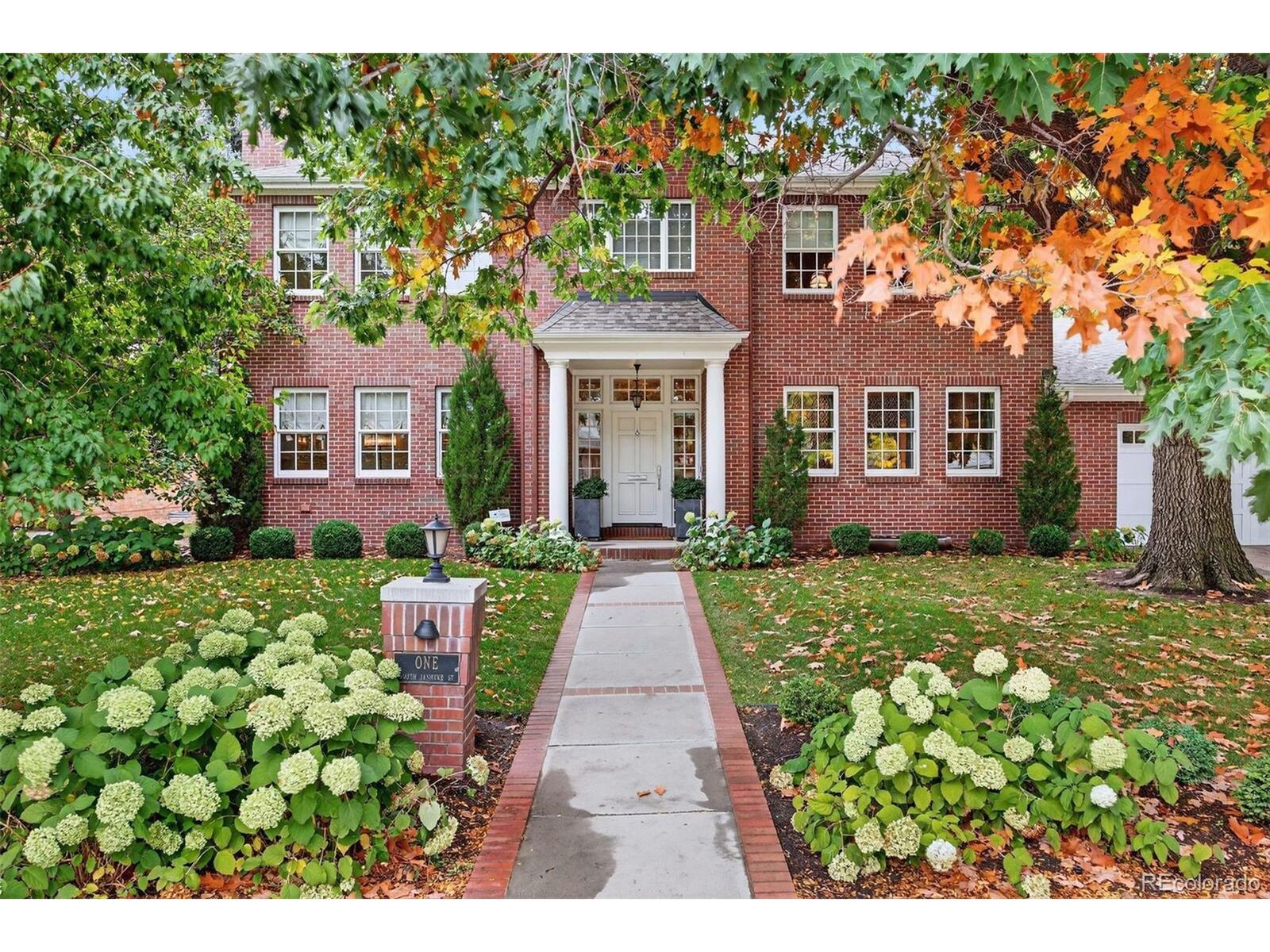 Property Photo:  1 S Jasmine St  CO 80224 