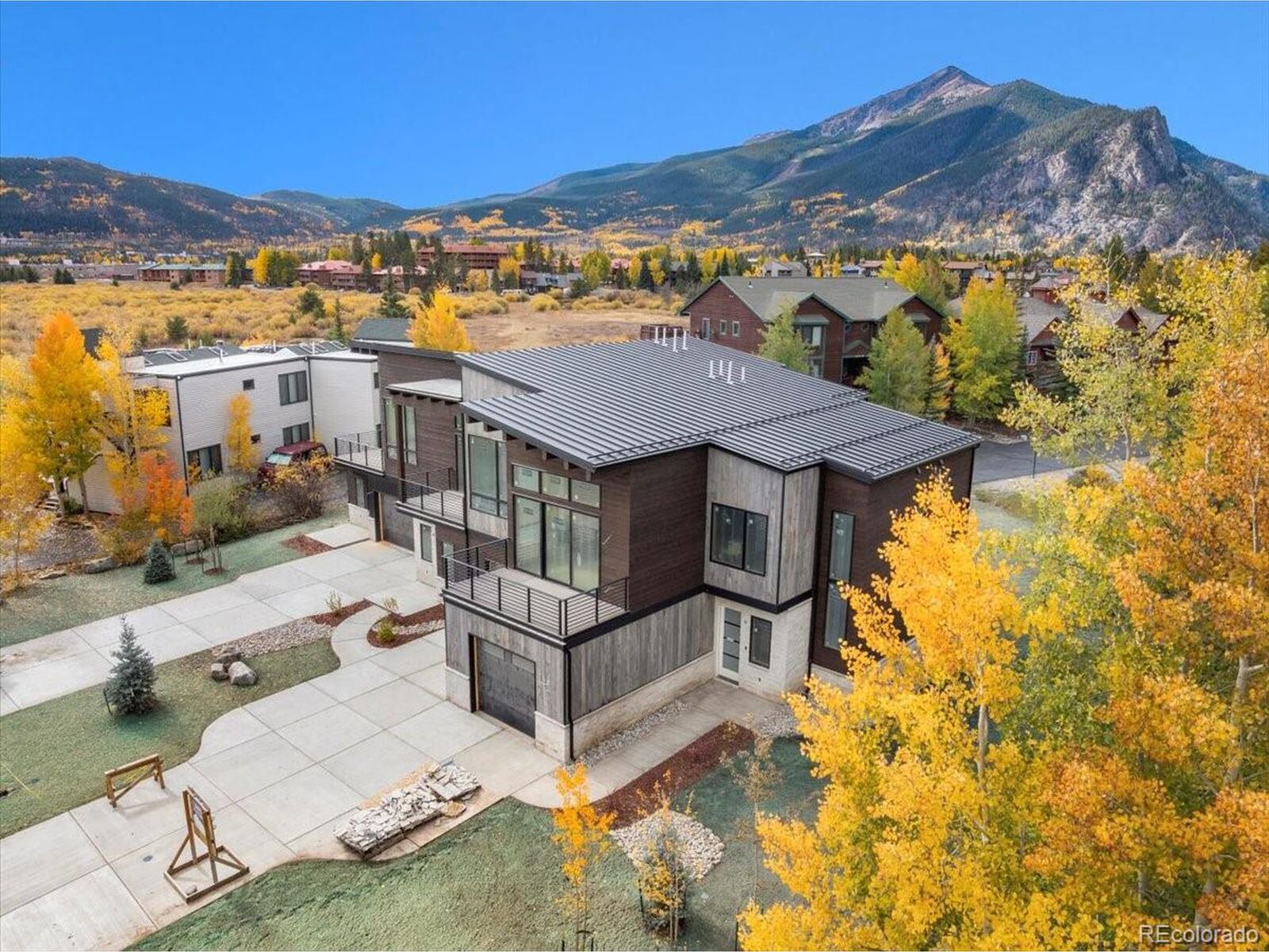 Property Photo:  909 Lakepoint Cir C  CO 80424 