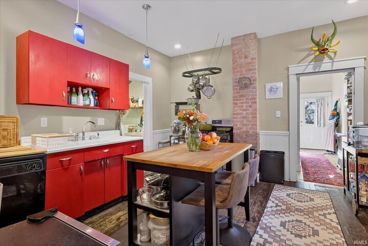 Property Photo: 923 W 6 Street IN 47404